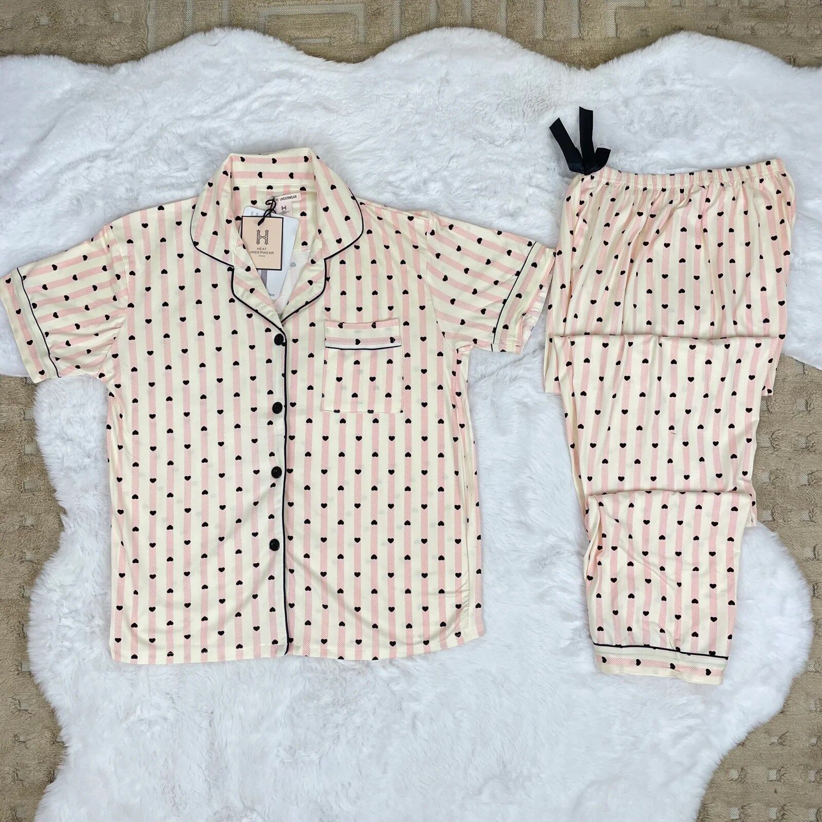 Pyjama boutonné demi manche H a rayures blanc rose coeurs noir HW10025